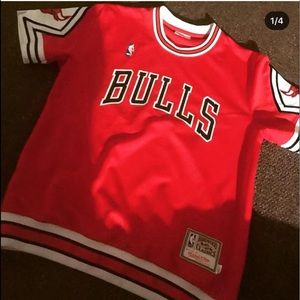 Vintage 90s Bulls warm up jersey